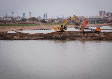 Reconstruction of sections 2 and 3 of the Yesil River in Astana, 8 km long